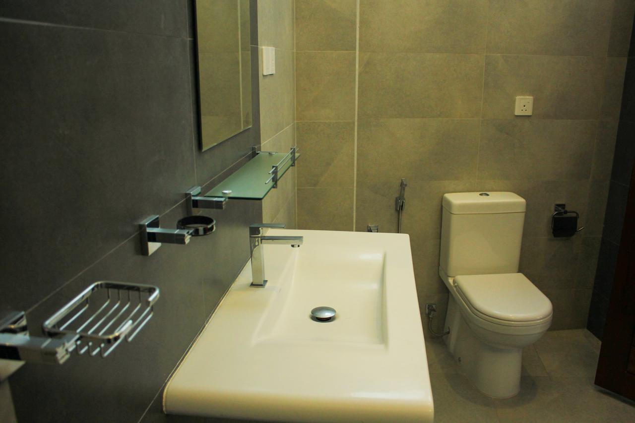 Rominrich Hotell Hikkaduwa Exteriör bild