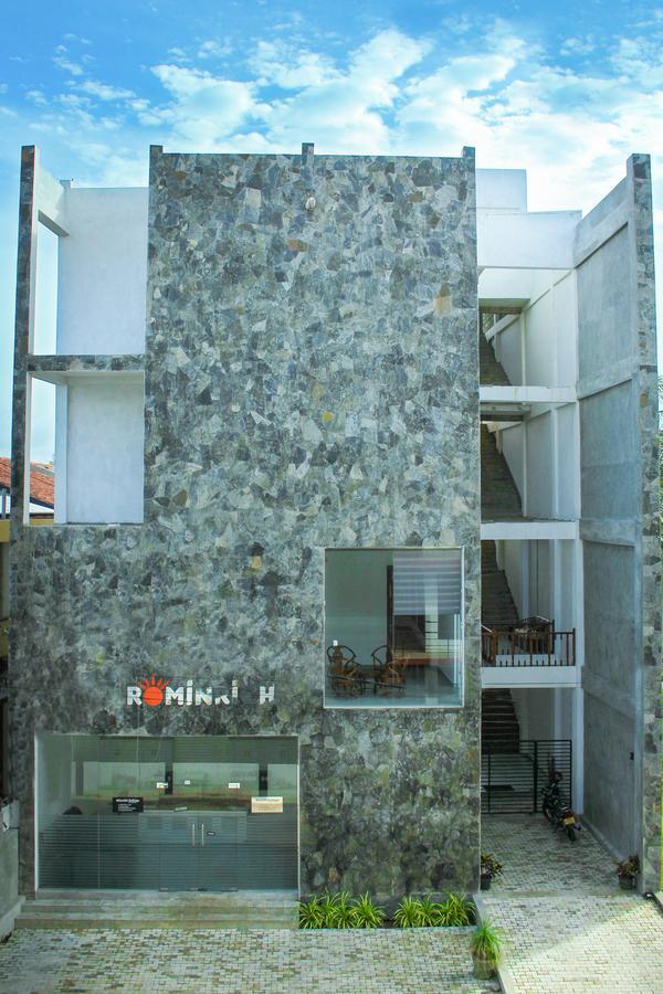 Rominrich Hotell Hikkaduwa Exteriör bild