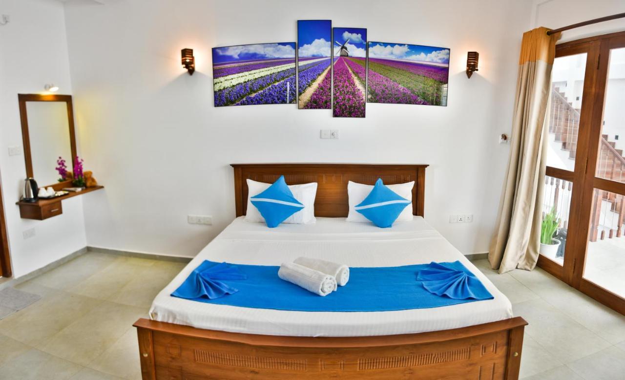 Rominrich Hotell Hikkaduwa Exteriör bild