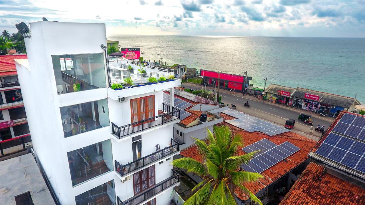 Rominrich Hotell Hikkaduwa Exteriör bild