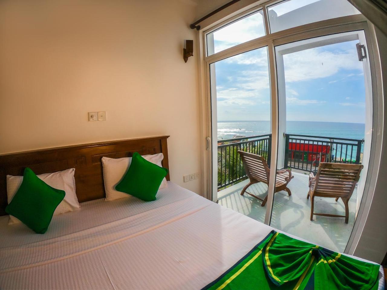 Rominrich Hotell Hikkaduwa Exteriör bild