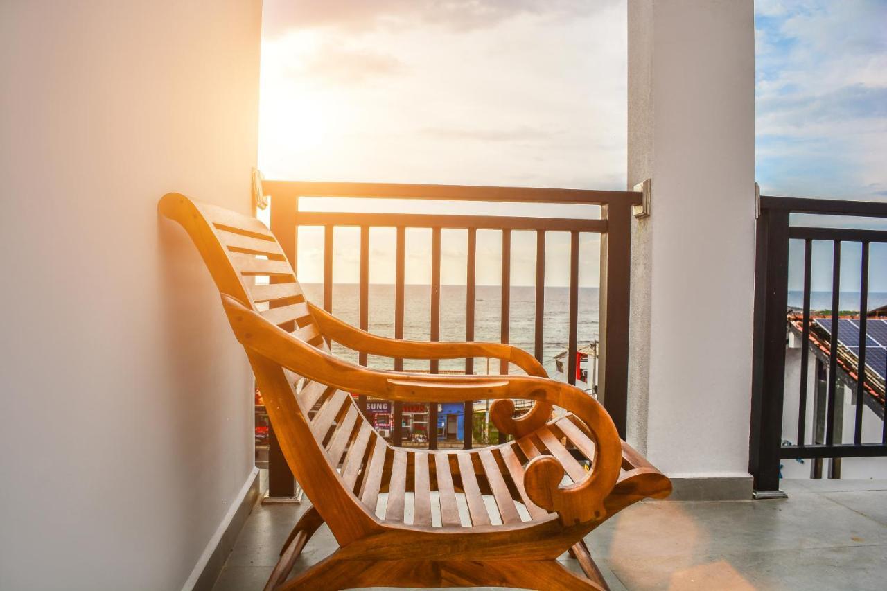 Rominrich Hotell Hikkaduwa Exteriör bild